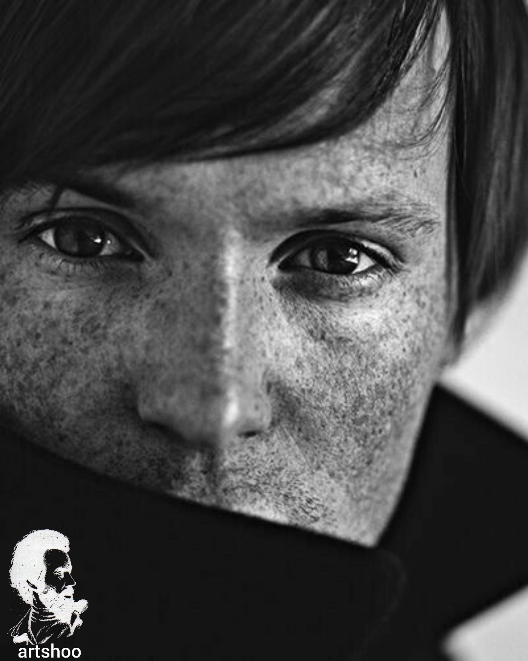 مدل پرتره سیاه قلم